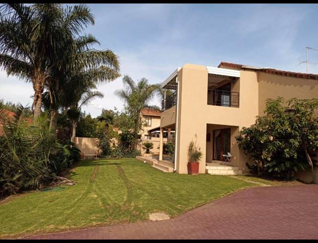 3 BEDROOM HOUSE FOR SALE IN BRYANSTON
